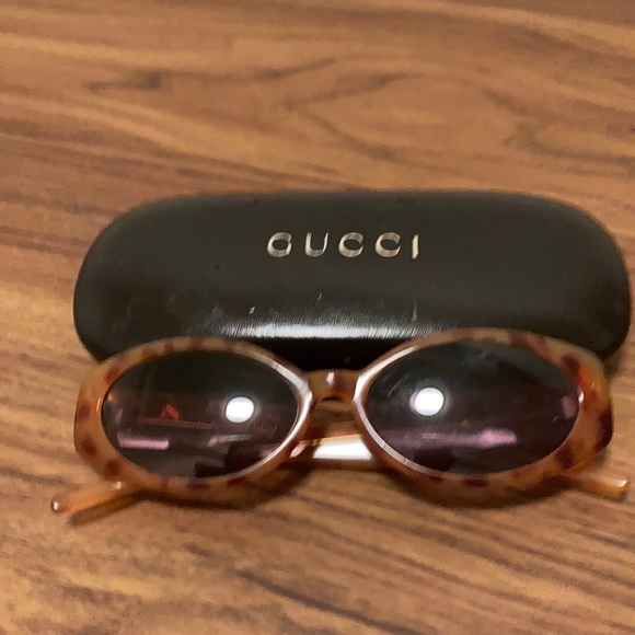 Gucci Accessories - Gucci Vintage Oval Sunglasses